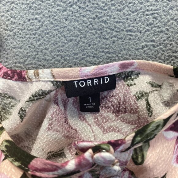 Torrid Women's Babydoll Textured Rayon Cold Shoulder Top Blush Floral Size 1 - Picture 3 of 13